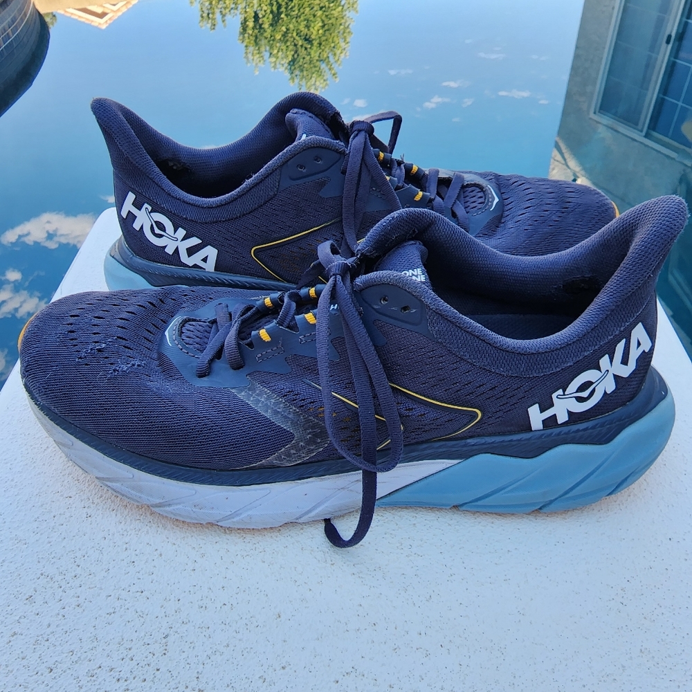 Hoka One One Size 9.5D Men Arahi 5 Blue